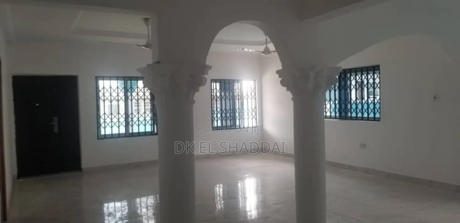 5bdrm House in Pokuase for rent