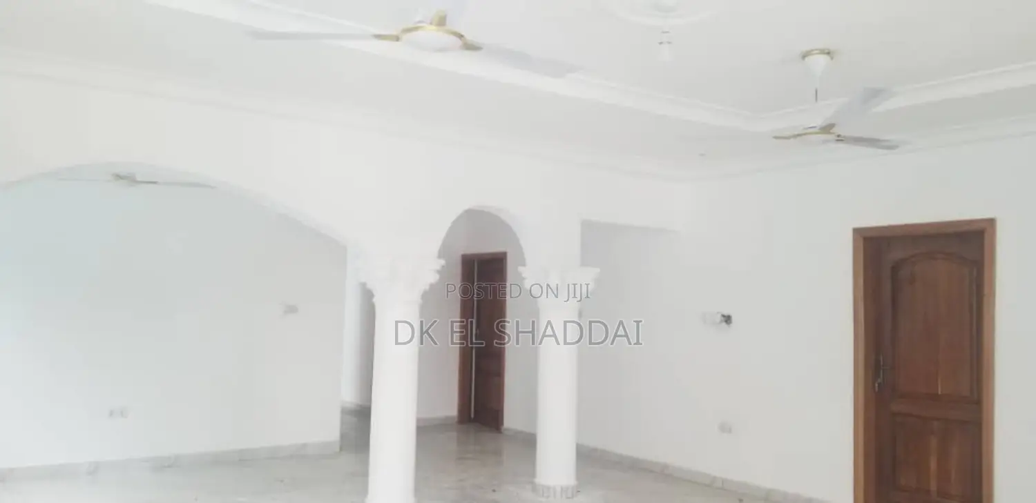 5bdrm House in Pokuase for rent