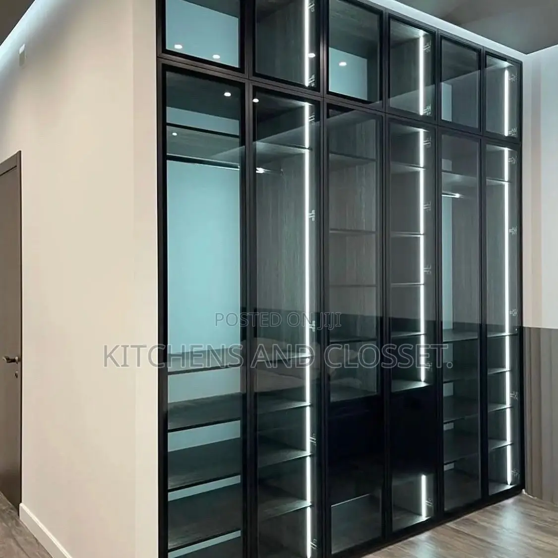 Luxurious Walk-in Closets .
