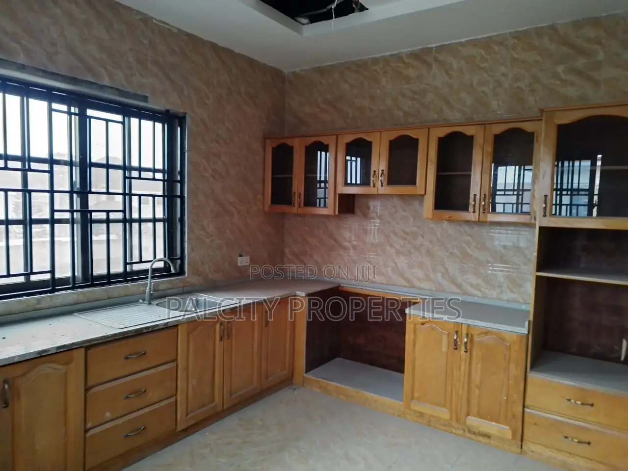 2bdrm Apartment in Atasemanso, Kumasi Metropolitan for rent