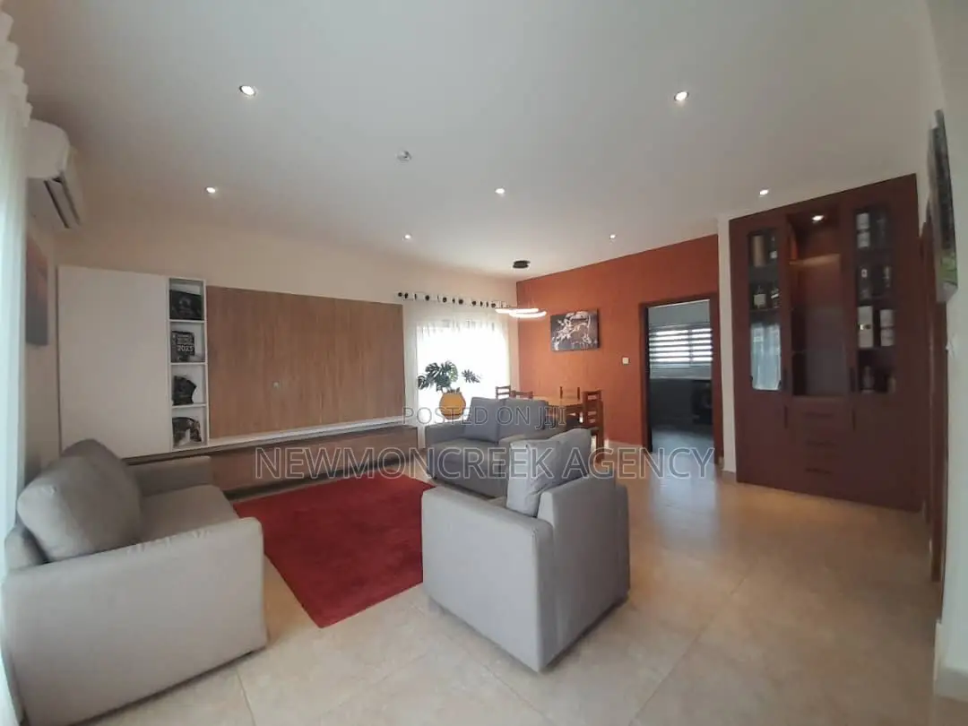 4bdrm Duplex in Oyarifa Road, Accra Metropolitan for sale