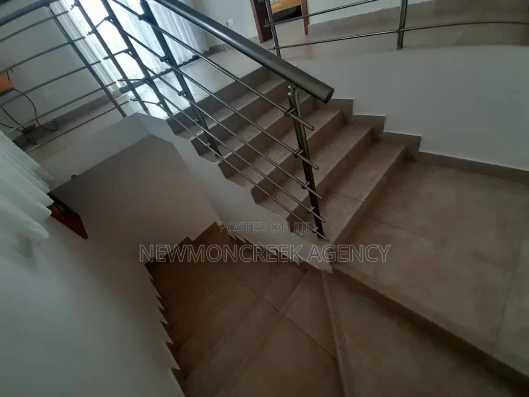 4bdrm Duplex in Oyarifa Road, Accra Metropolitan for sale