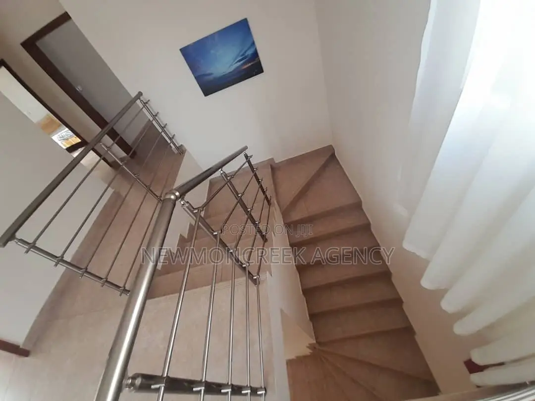 4bdrm Duplex in Oyarifa Road, Accra Metropolitan for sale
