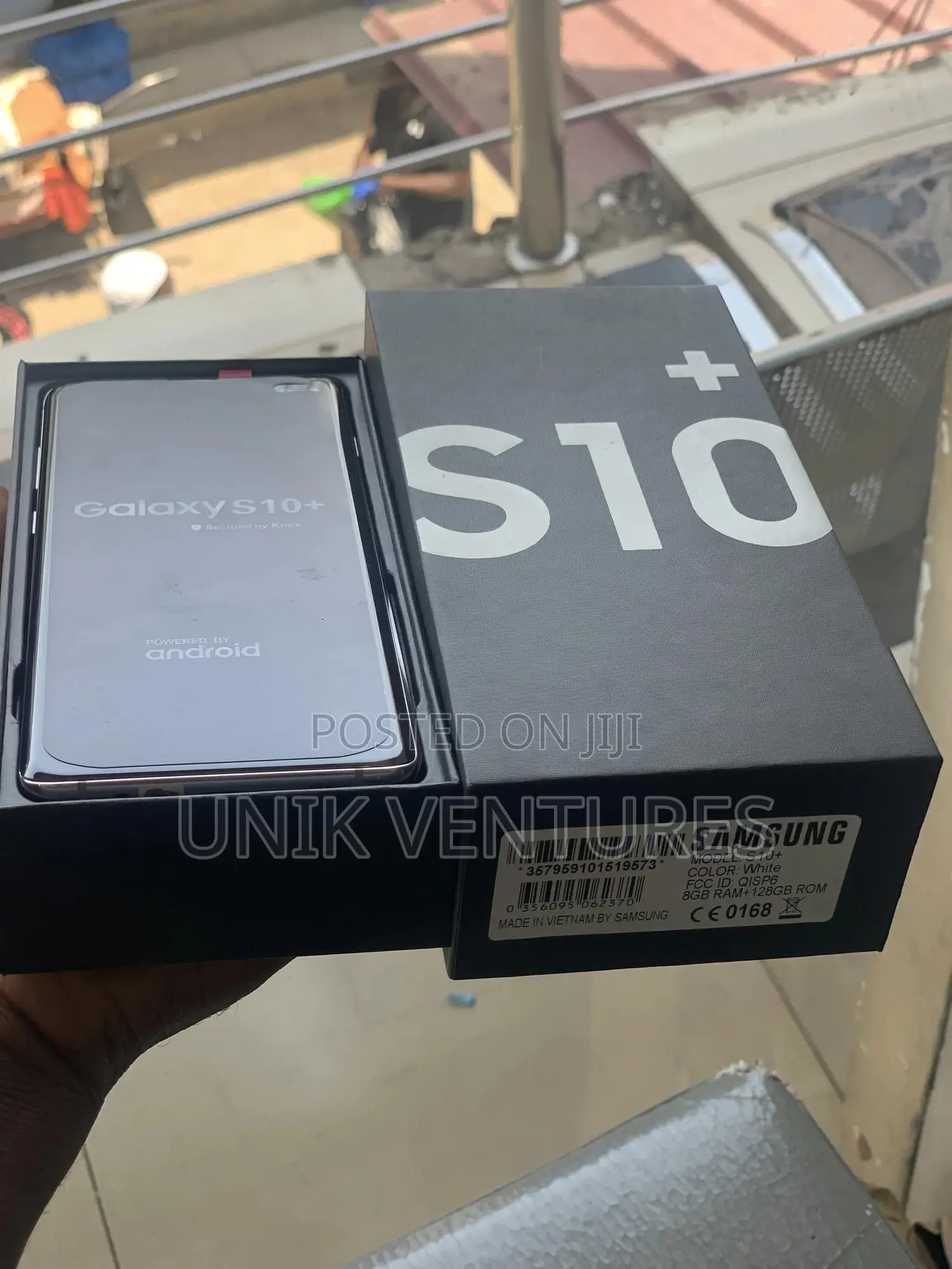 New Samsung Galaxy S10 Plus 128 GB Silver