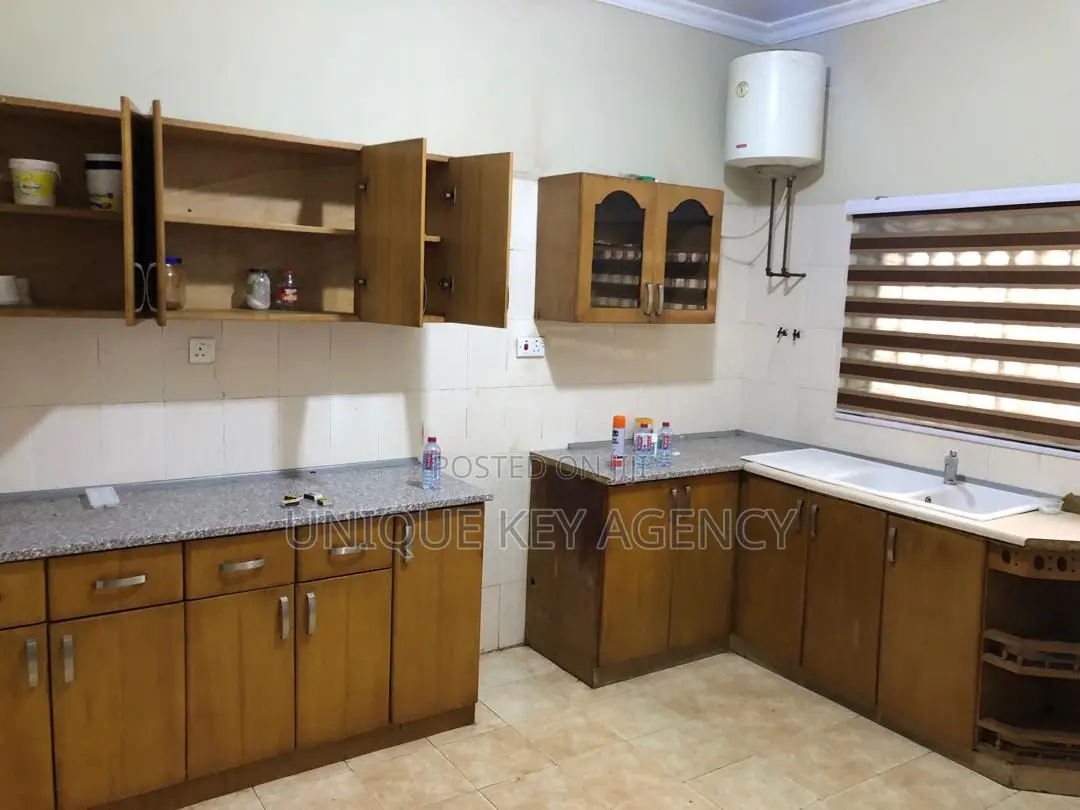 3bdrm House in Unique Agency, East Legon for rent