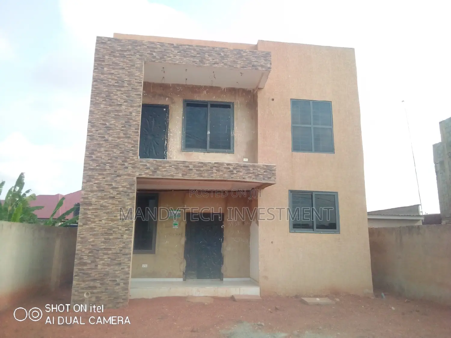3bdrm Duplex in School Junction for sale