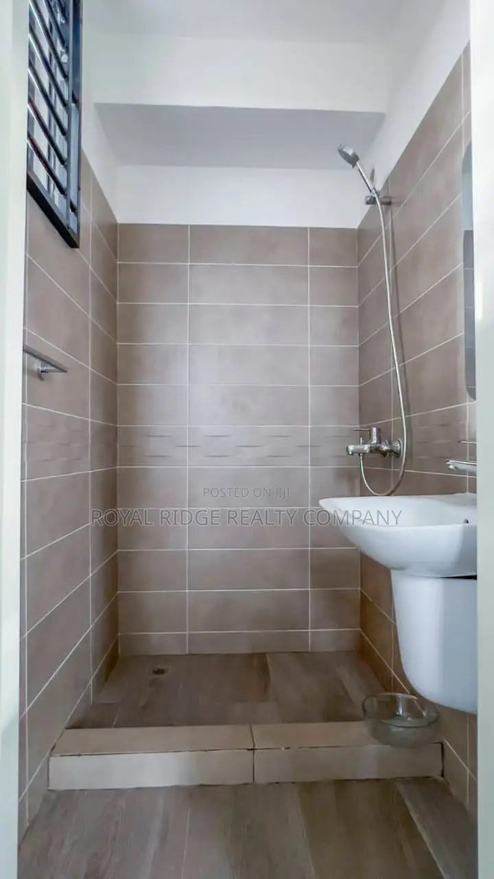 2bdrm Townhouse / Terrace in Tseaddo, Accra Metropolitan for rent