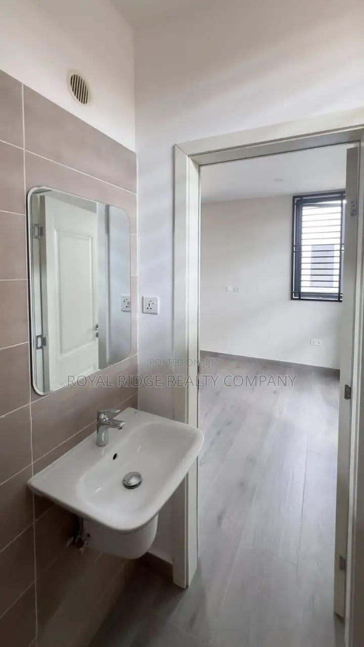 2bdrm Townhouse / Terrace in Tseaddo, Accra Metropolitan for rent