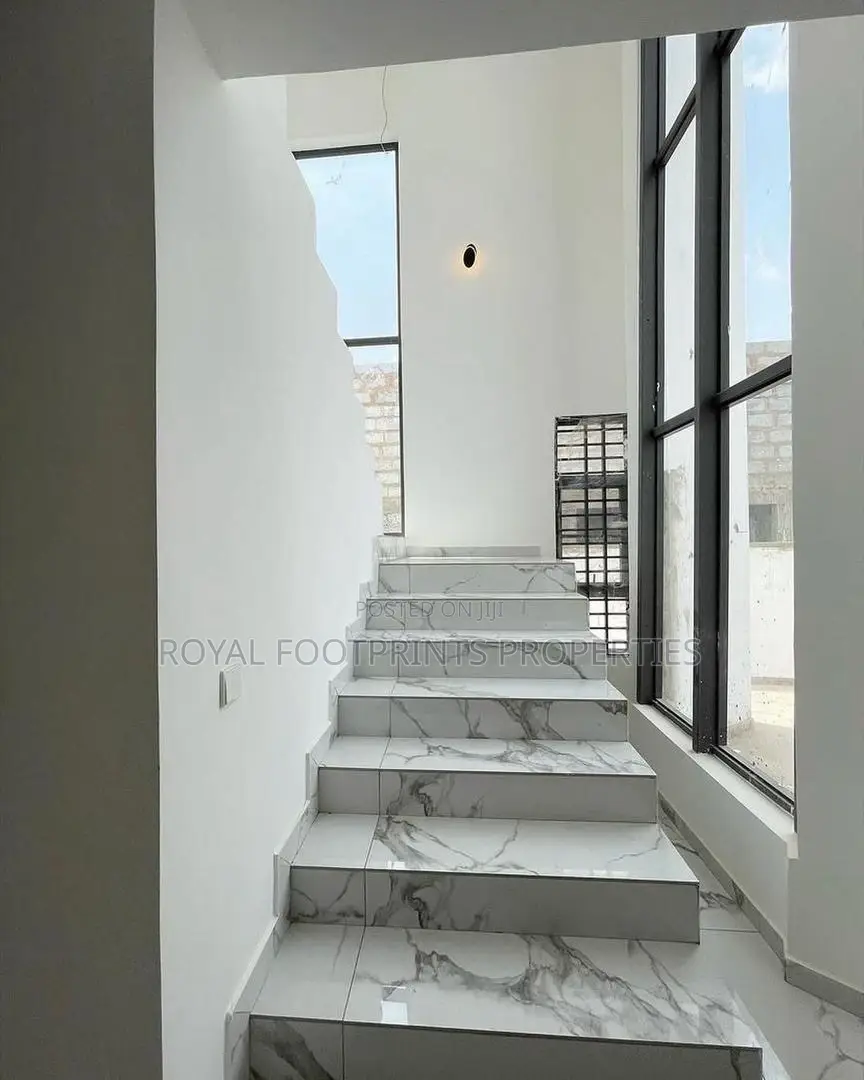 4bdrm House in Royal Footprints, Lake Side Estate for sale