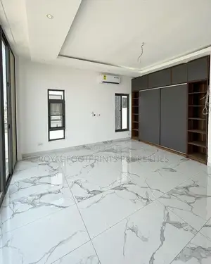 4bdrm House in Royal Footprints, Lake Side Estate for sale