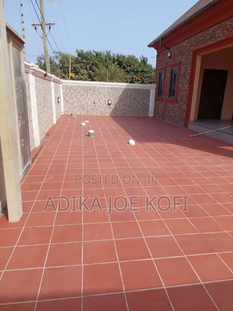 Excellent Stone's and Tilling Work
