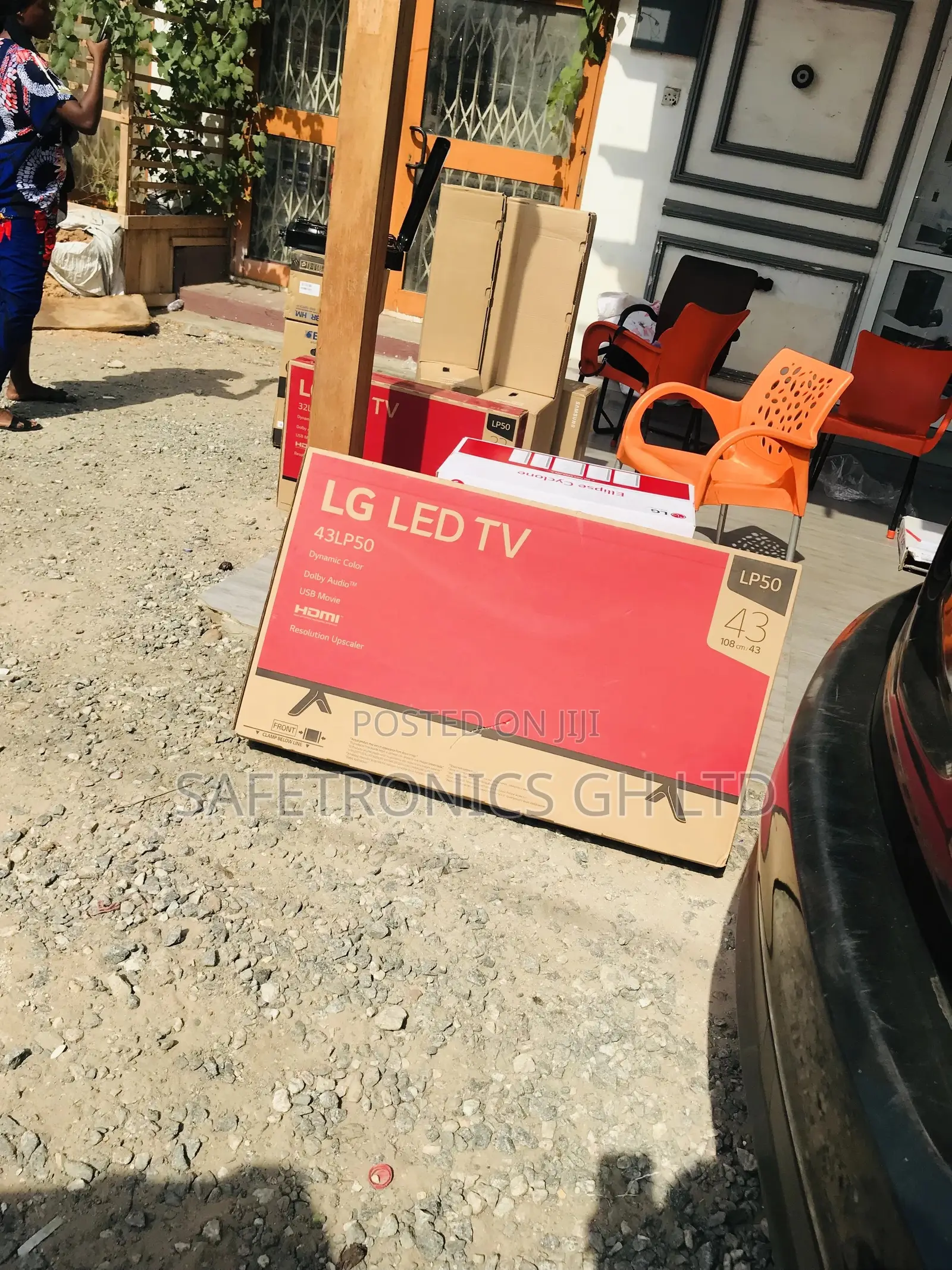 Glossy Black LG 43 Inches Smart Led Electric UHD LP50 Tv