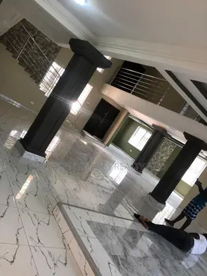 5bdrm Duplex in Pleasantplaces, Accra Metropolitan for sale