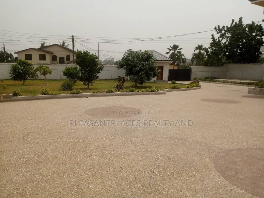 7bdrm Duplex in Pleasantplaces, Achimota for rent