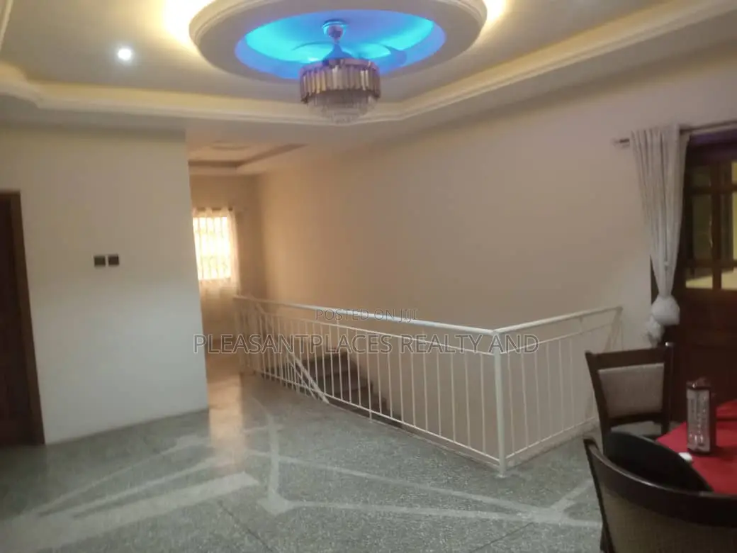 7bdrm Duplex in Pleasantplaces, Achimota for rent