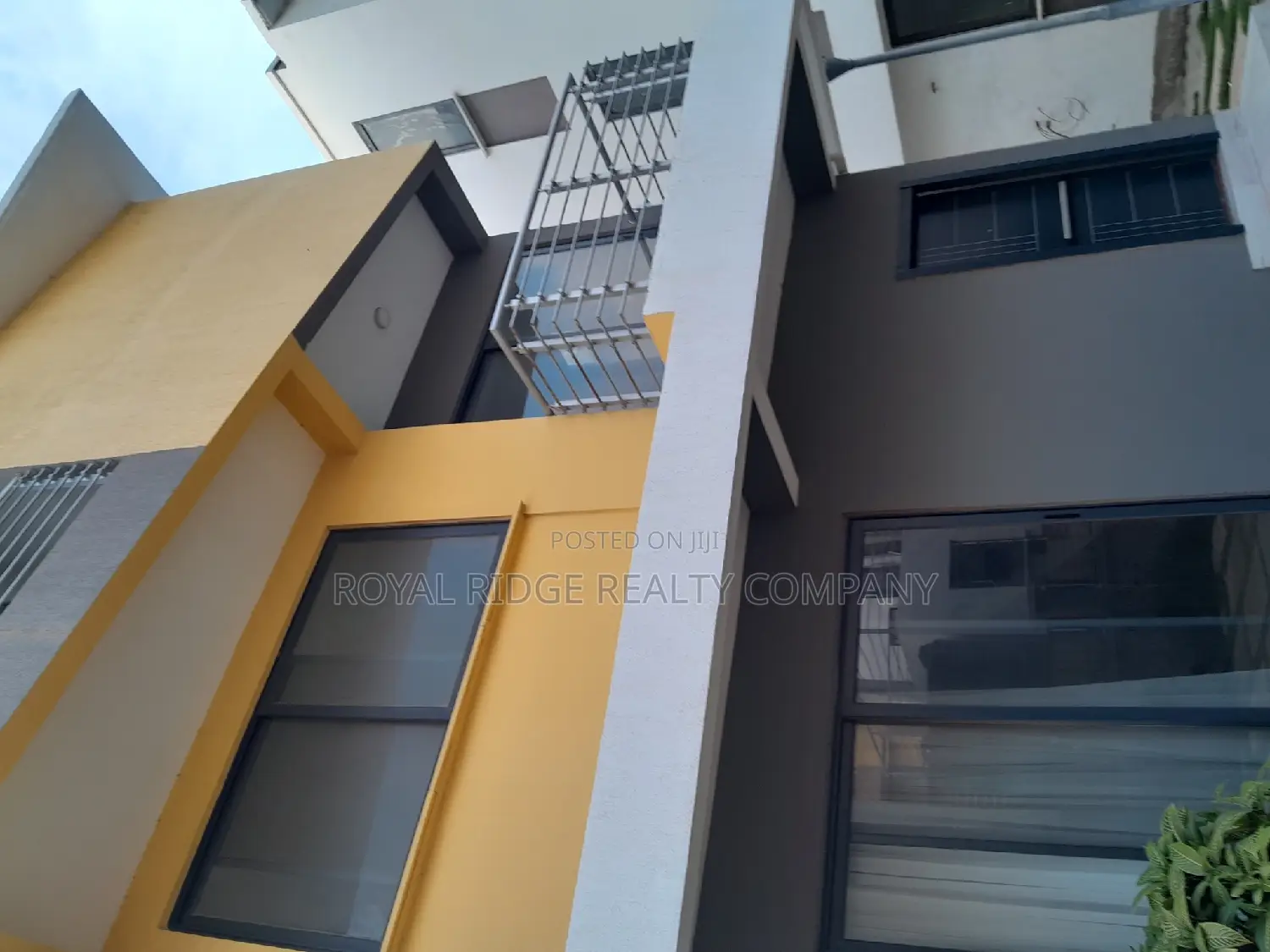 3bdrm Townhouse / Terrace in Tseaddo, Accra Metropolitan for rent
