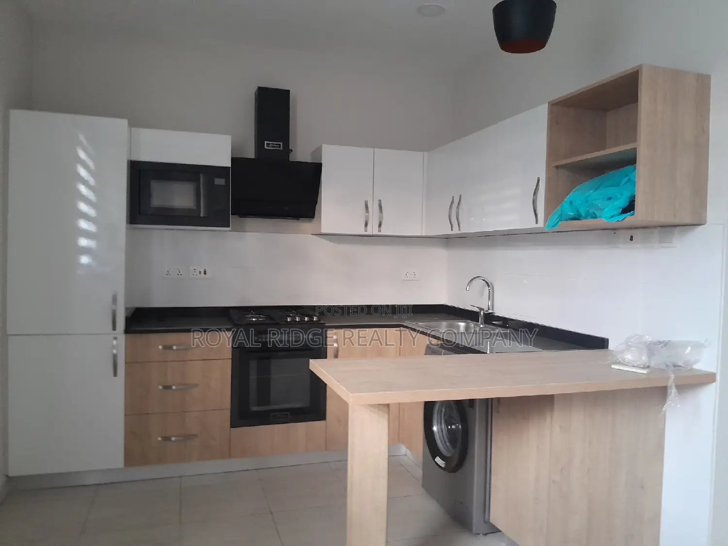 3bdrm Townhouse / Terrace in Tseaddo, Accra Metropolitan for rent