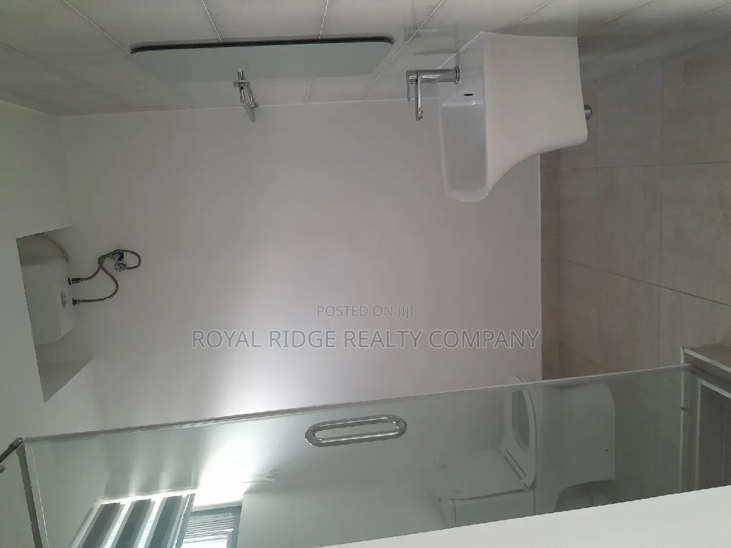 3bdrm Townhouse / Terrace in Tseaddo, Accra Metropolitan for rent