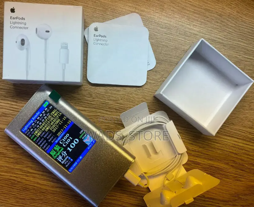 Apple Earphones ( Earpods Lightening Connector)