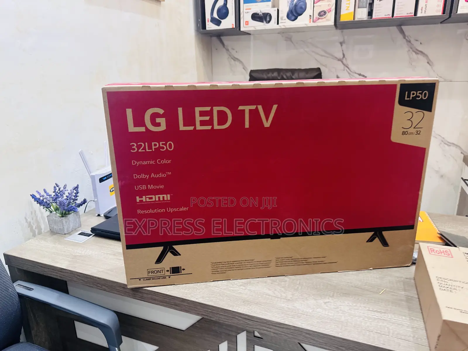 Dynamic View FHD Satellite 33”LP5000