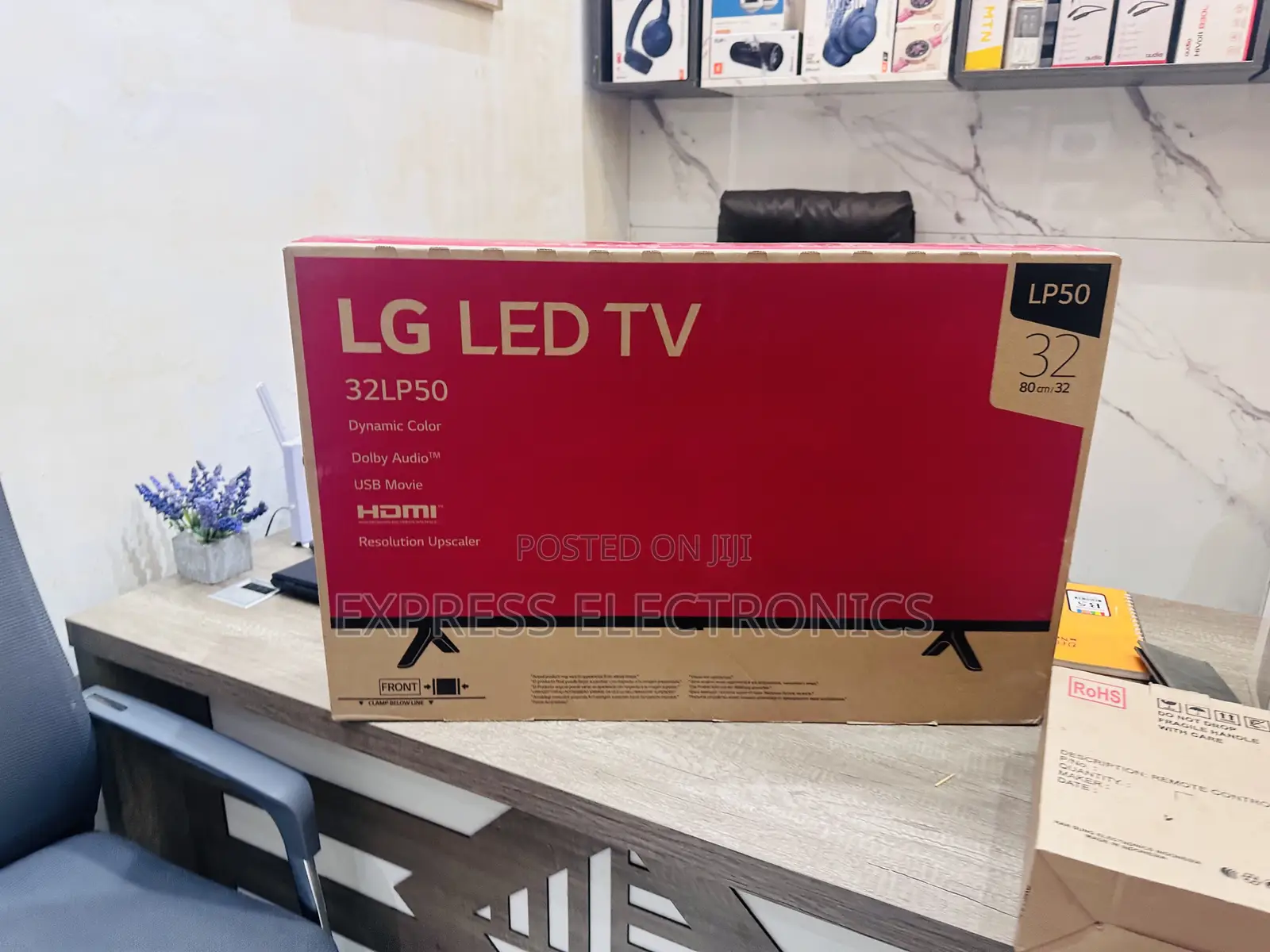 Dynamic View FHD Satellite 33”LP5000