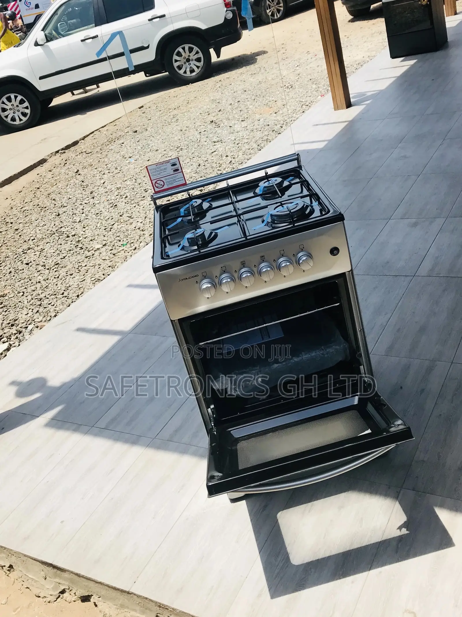 Gray Durable Volcano 4 Gas Cooker Oven With Grill 50x50