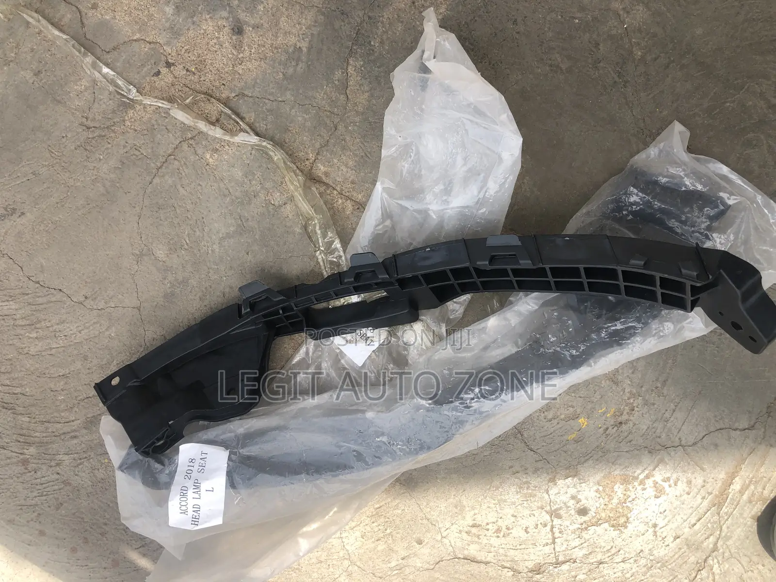 Honda Accord 2018–2019 Headlight Seat