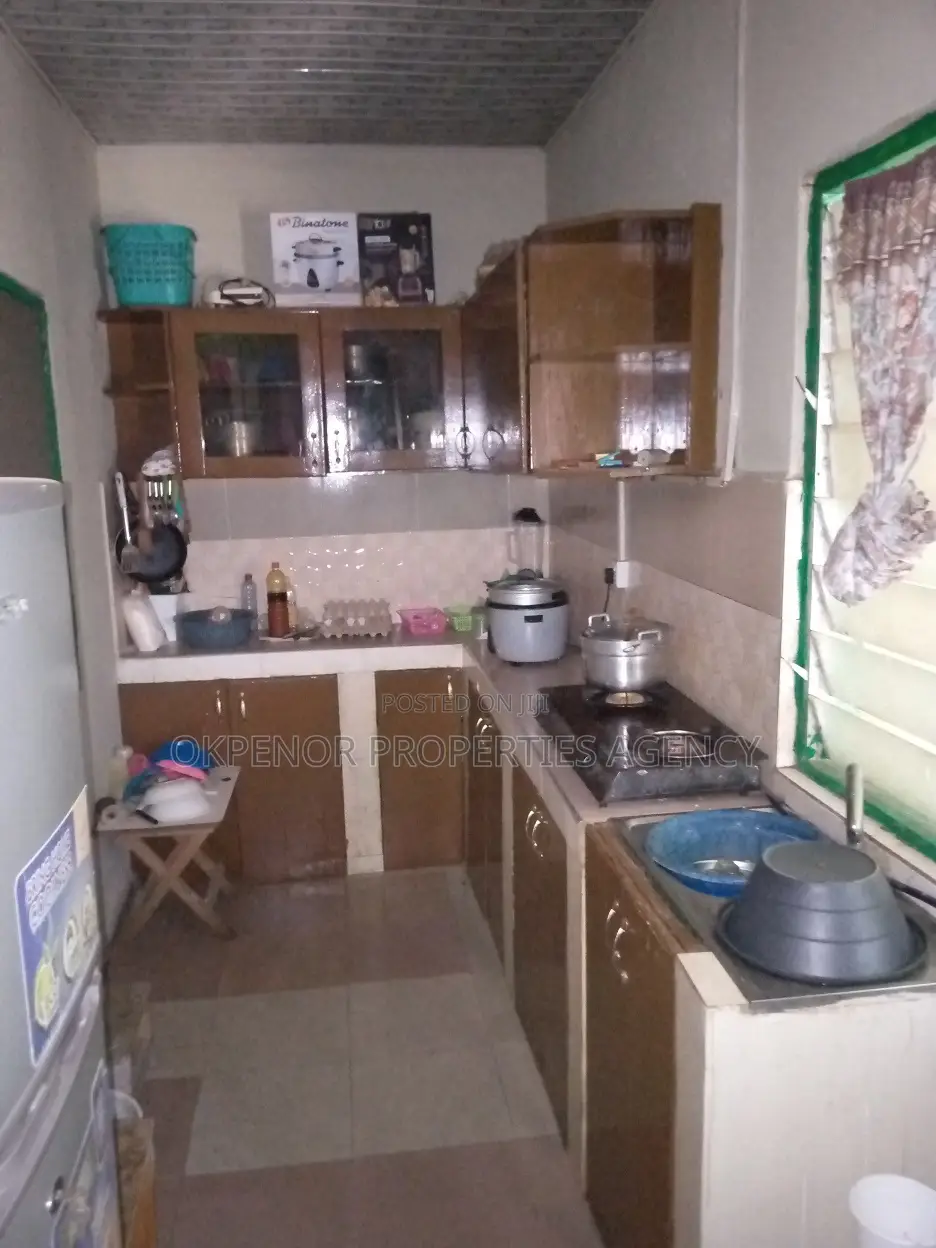 9bdrm House in Gbetsile, Tema Metropolitan for sale