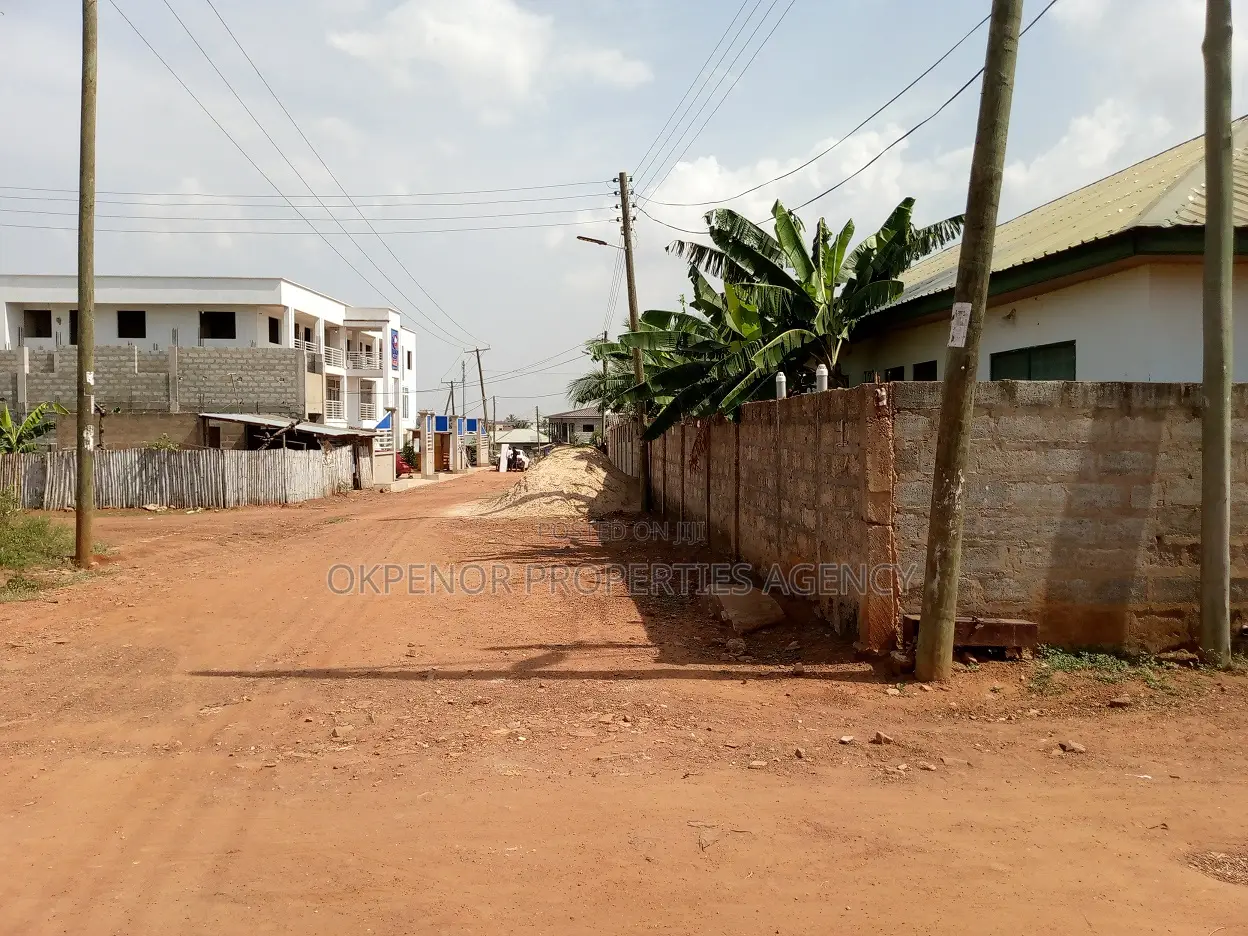 9bdrm House in Gbetsile, Tema Metropolitan for sale