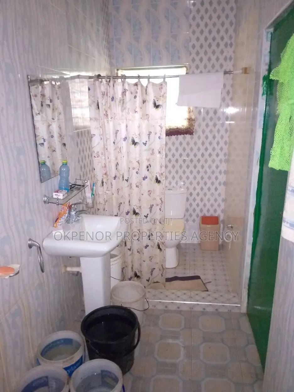 9bdrm House in Gbetsile, Tema Metropolitan for sale