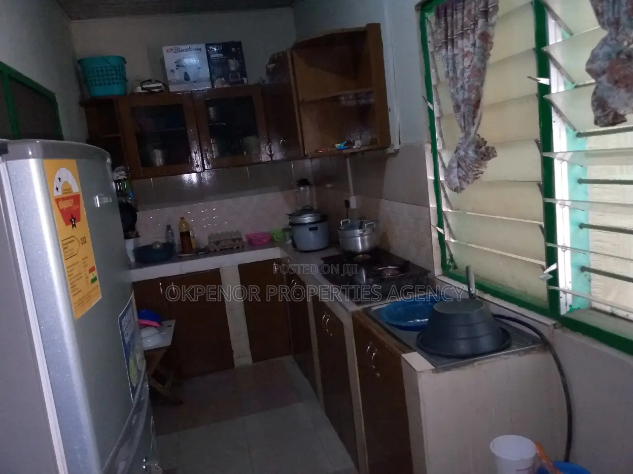 9bdrm House in Gbetsile, Tema Metropolitan for sale