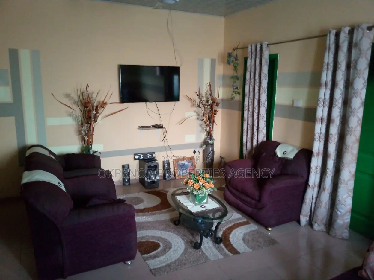 9bdrm House in Gbetsile, Tema Metropolitan for sale