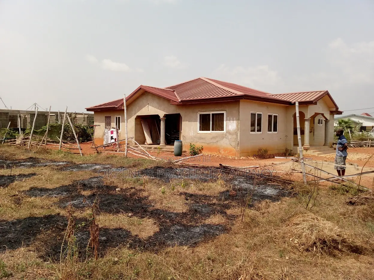 4bdrm House in Afienya, Tema Metropolitan for sale
