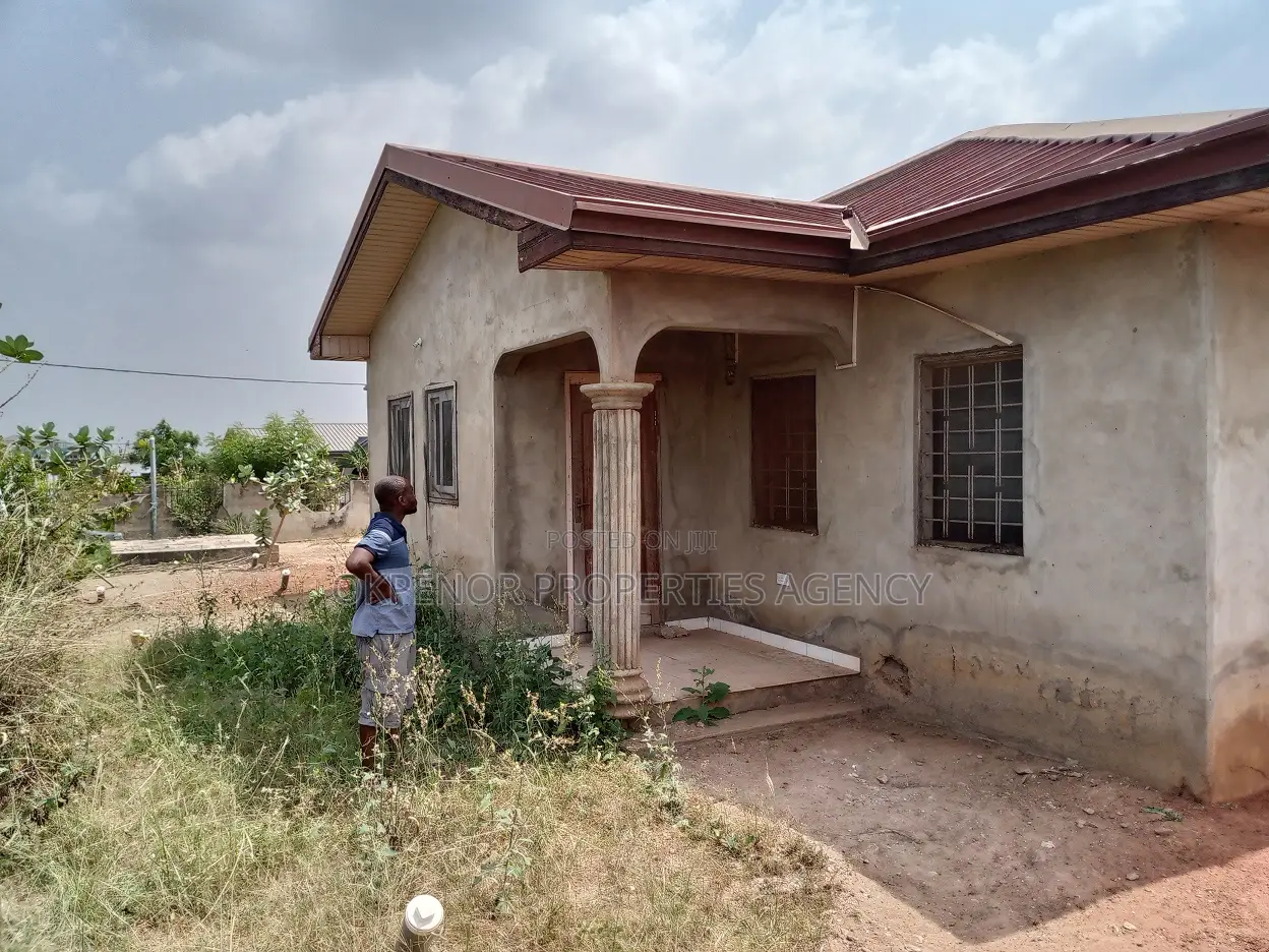 4bdrm House in Afienya, Tema Metropolitan for sale