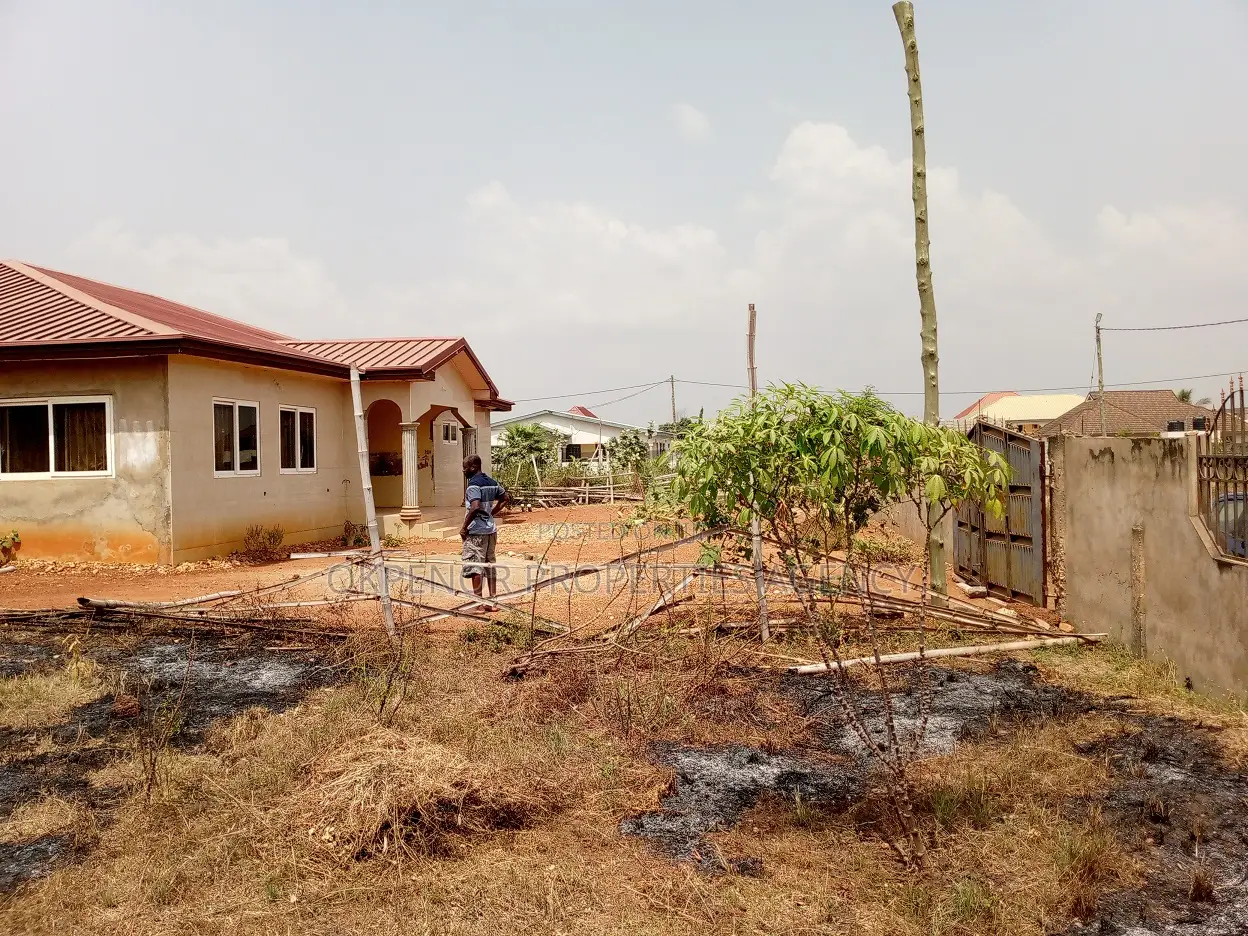4bdrm House in Afienya, Tema Metropolitan for sale