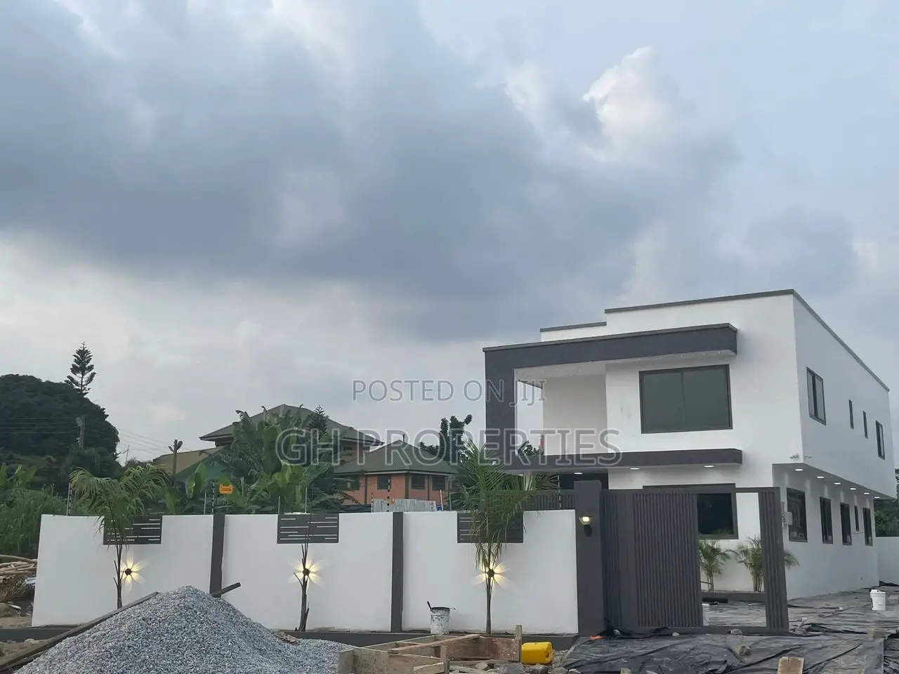 4bdrm Mansion in Ahensan Estate, Kumasi Metropolitan for sale