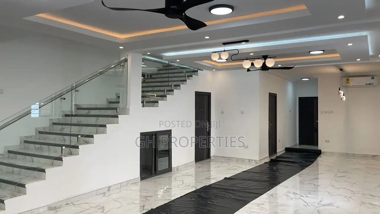 4bdrm Mansion in Ahensan Estate, Kumasi Metropolitan for sale