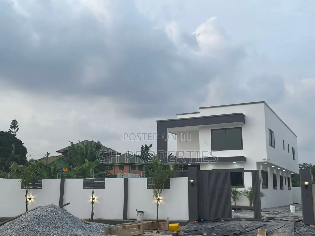 4bdrm Mansion in Ahensan Estate, Kumasi Metropolitan for sale