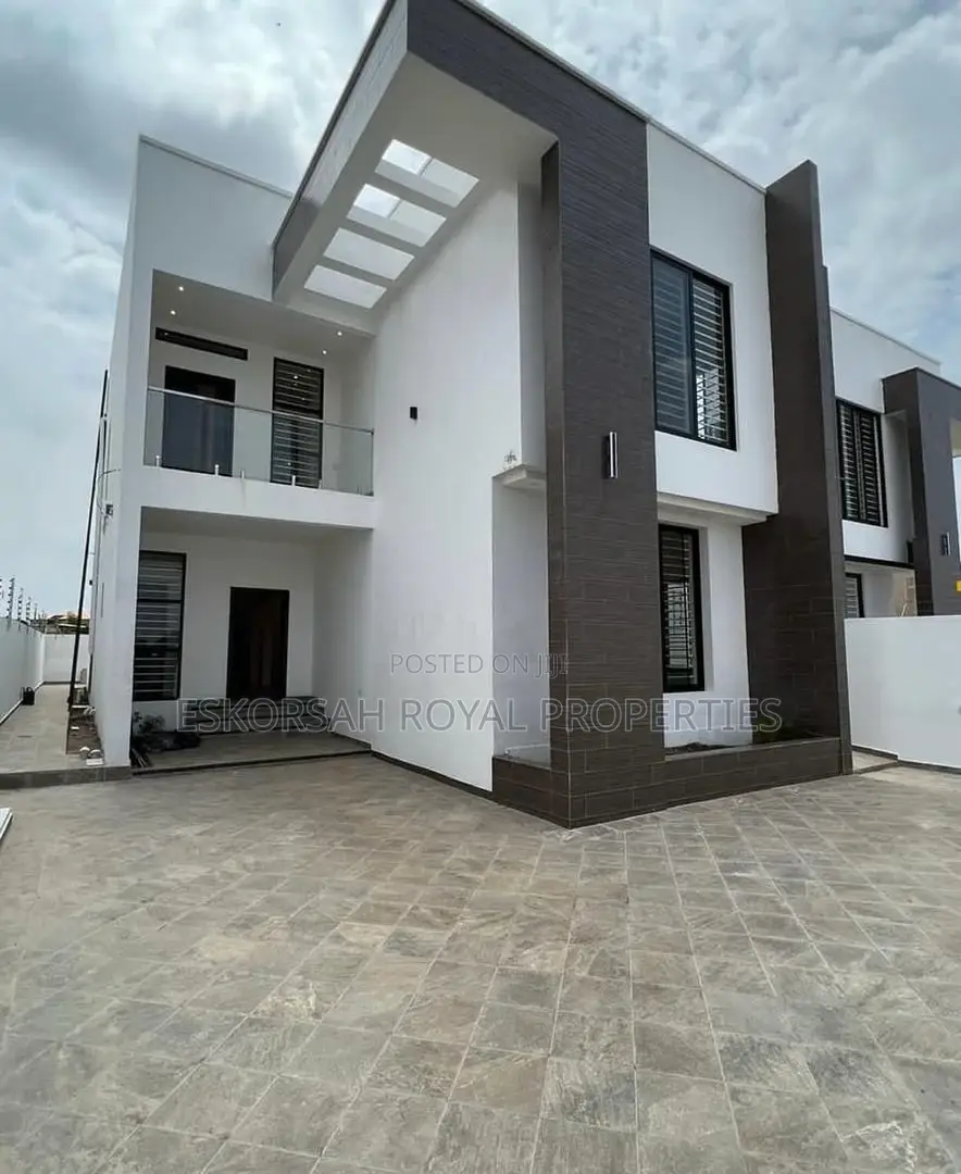 4bdrm House in Lakeside, Ashaley Botwe for sale