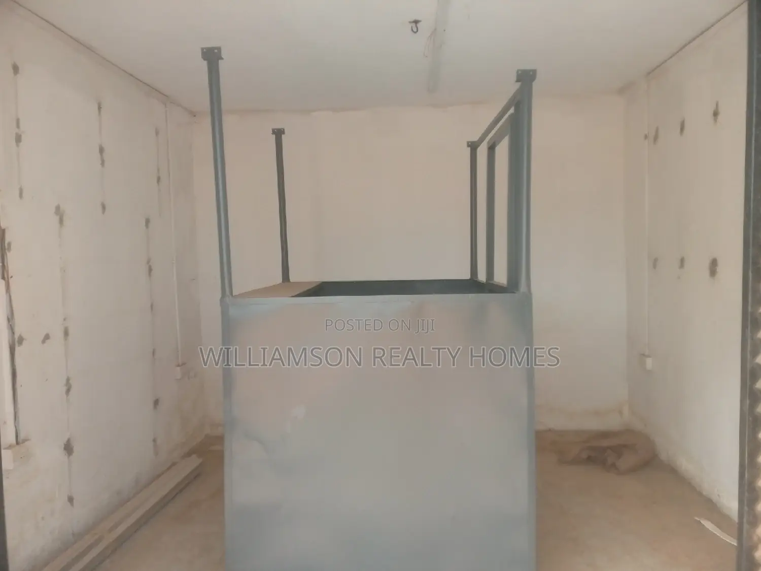 Road Side Store/Shop/Office Space/Showroom 4rent,Spintex