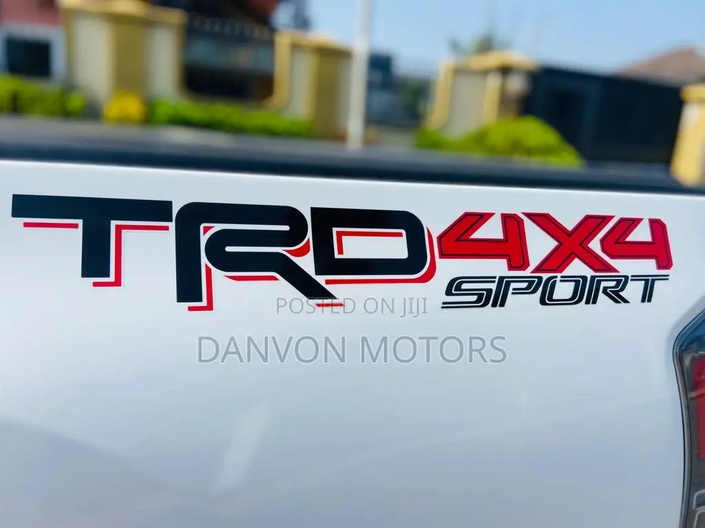 Toyota Tacoma 2023 White