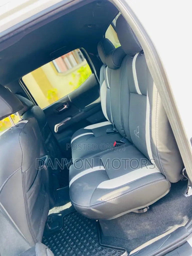 Toyota Tacoma 2023 White