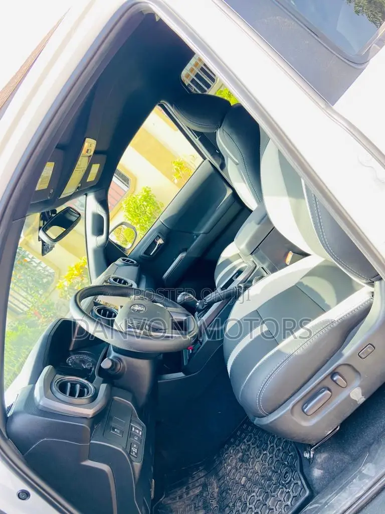 Toyota Tacoma 2023 White