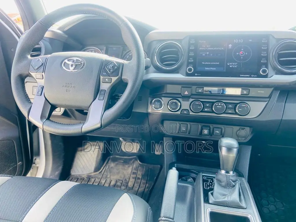 Toyota Tacoma 2023 White