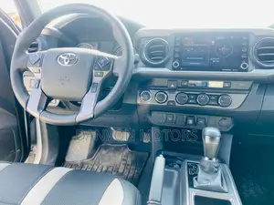 Toyota Tacoma 2023 White