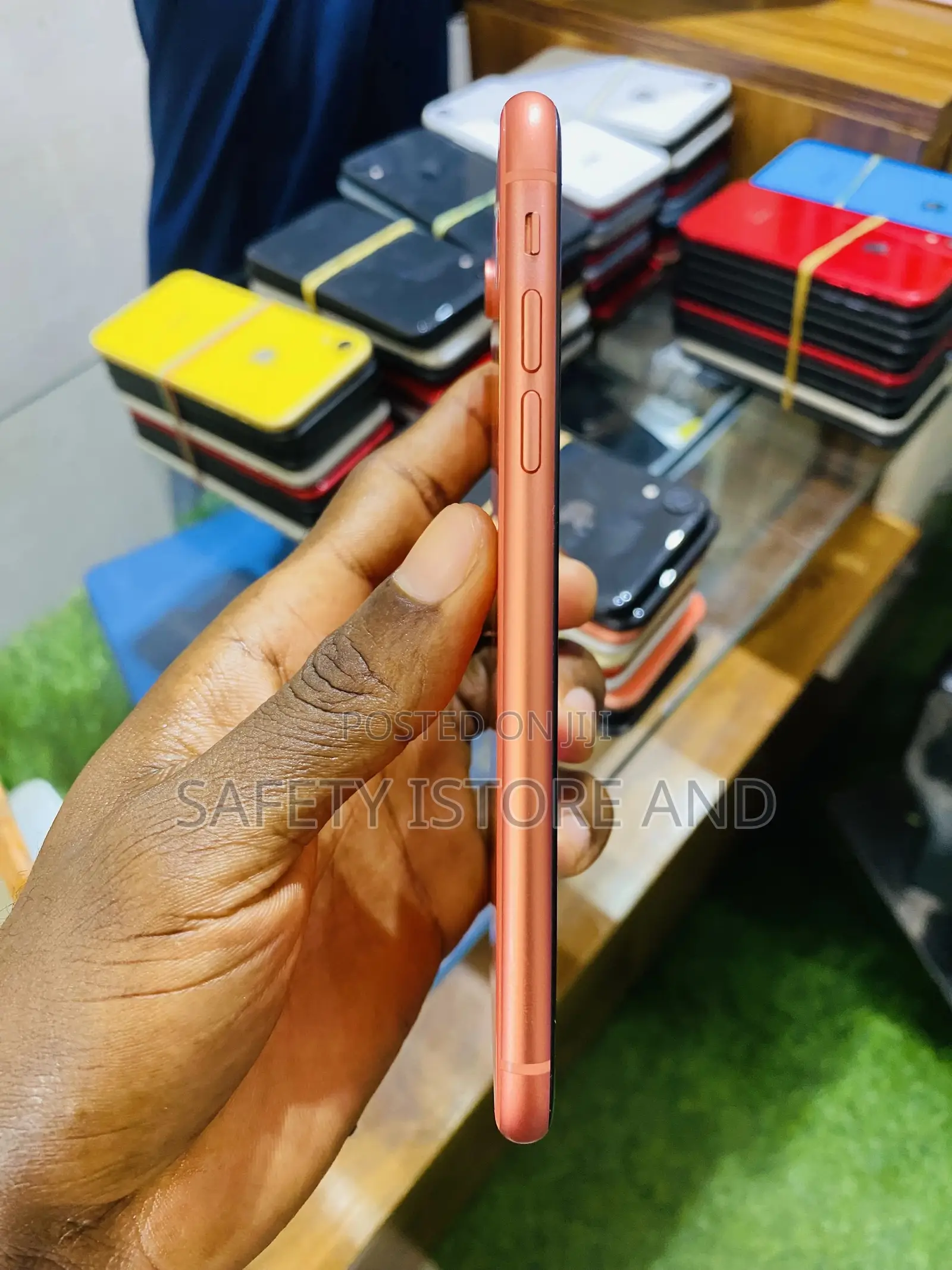 New Apple iPhone XR 64 GB Orange