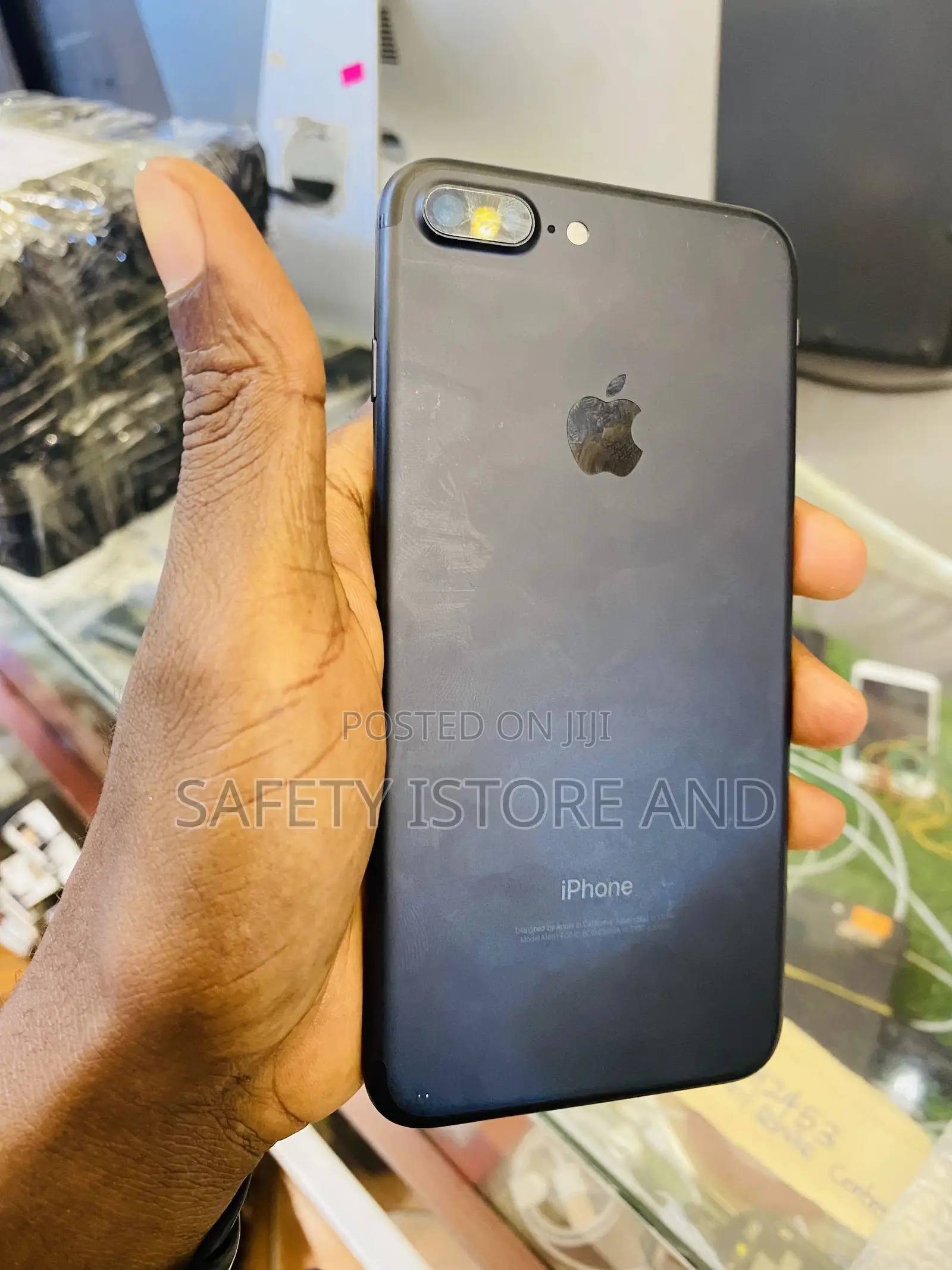 New Apple iPhone 7 Plus 32 GB Black