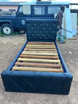 One and Half Bedframe
