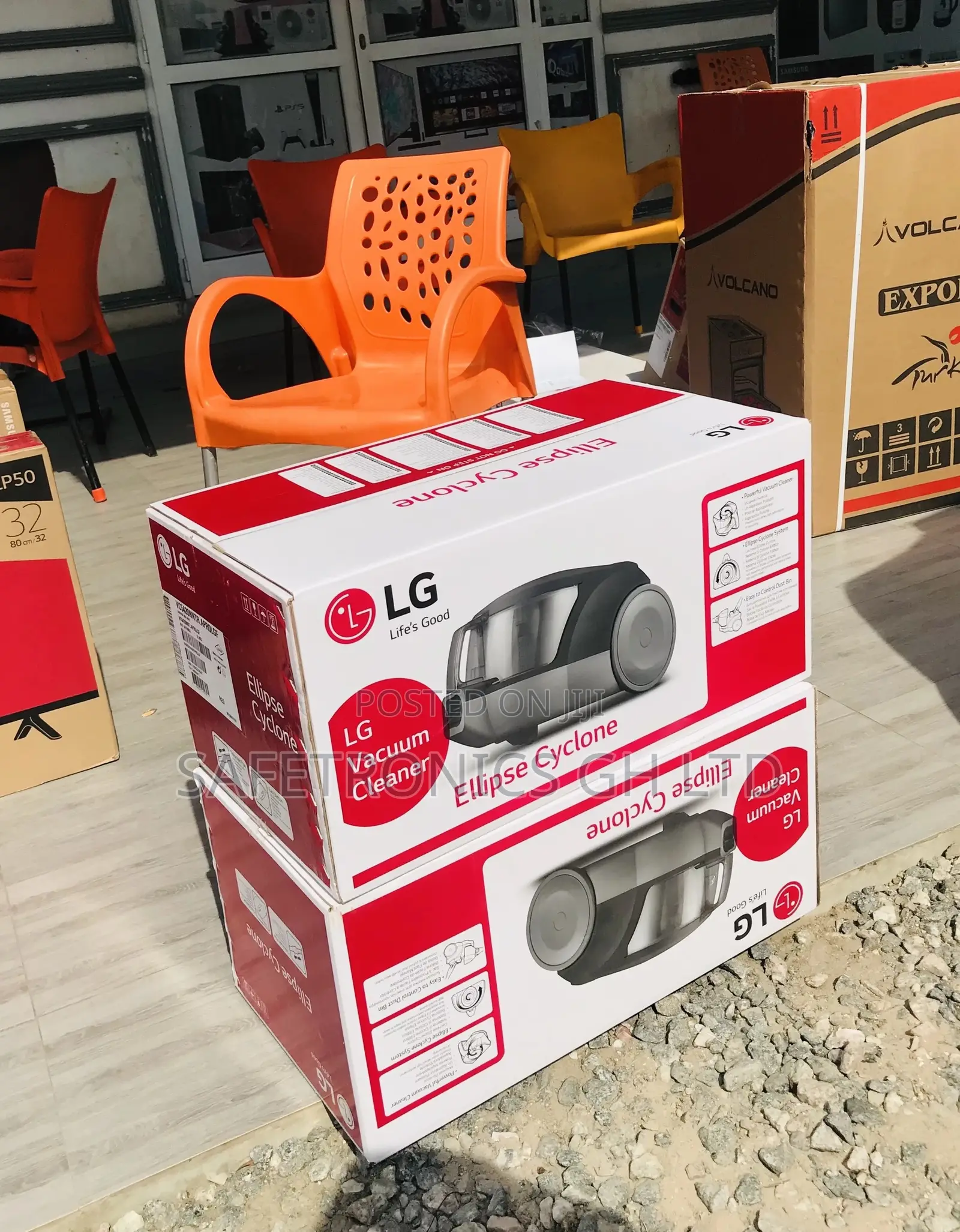 LG Red/Black Electric Vacuum Cleaner 2000W Vc5420nntr