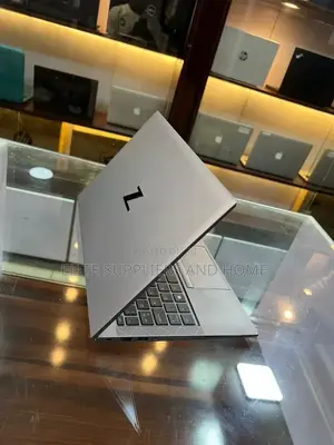 Laptop HP ZBook Firefly G8 16GB Intel Core I7 SSD 512GB